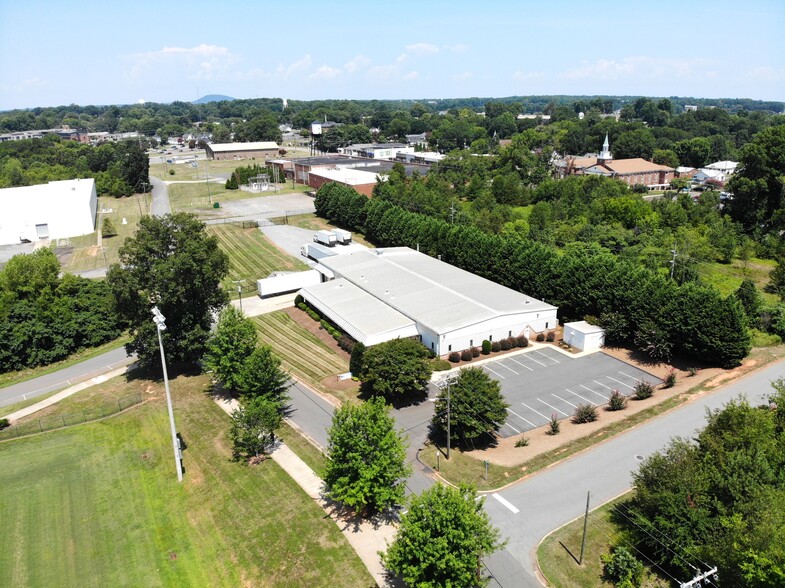 427 Brook St, Belmont, NC for sale - Building Photo - Image 1 of 1