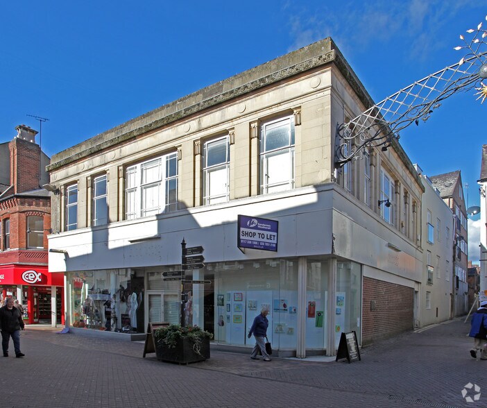 6869 High St, Banbury, OXF OX16 5JJ