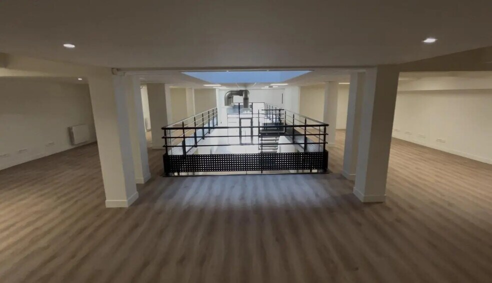 Office in Le Havre for lease - Interior Photo - Image 3 of 6