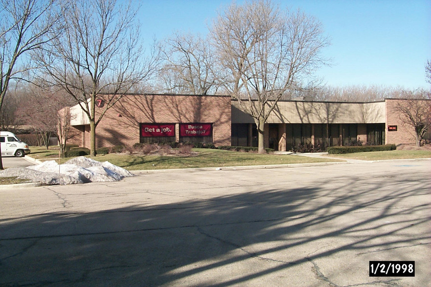 245 W Roosevelt Rd, West Chicago, IL for sale - Building Photo - Image 1 of 1