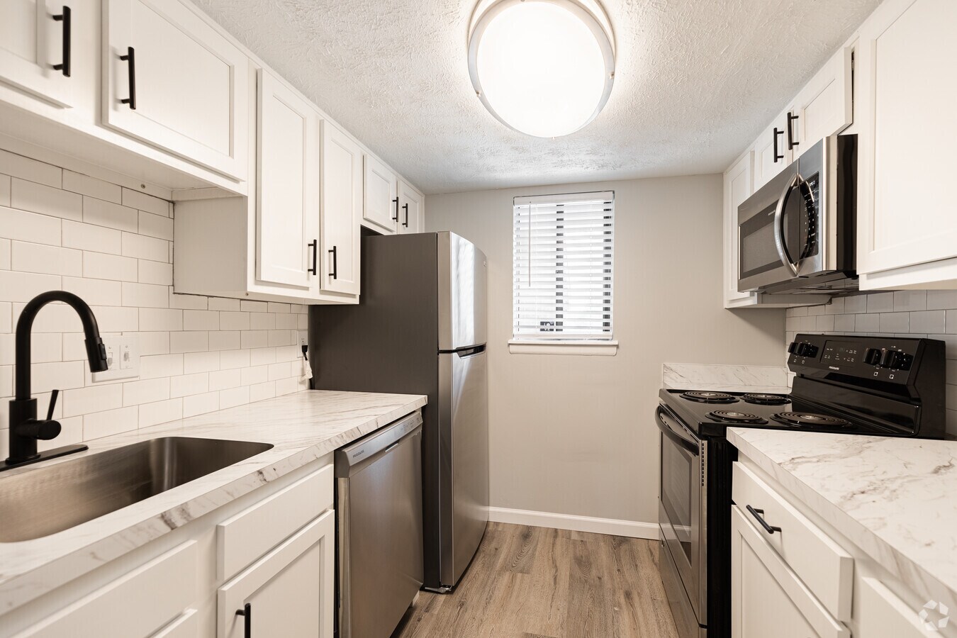 370 Saint Andrews Dr, Cincinnati, OH 45245