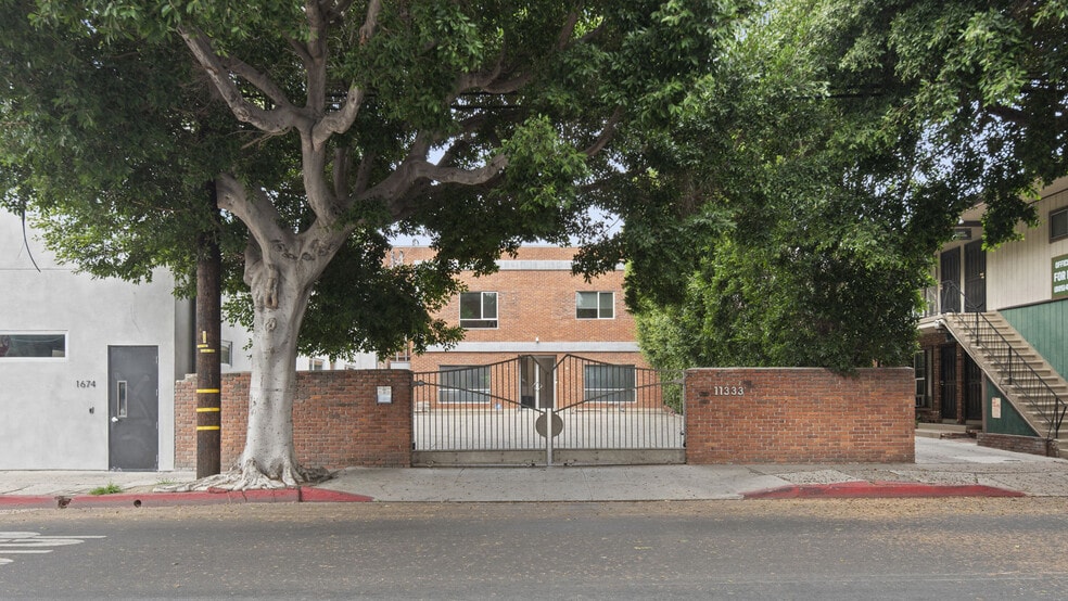 11333 Iowa Ave, Los Angeles, CA for lease - Building Photo - Image 2 of 22