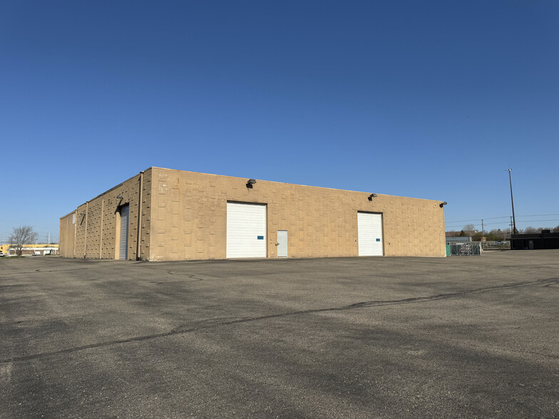 335 E 78th St, Bloomington, MN for lease - Building Photo - Image 2 of 4