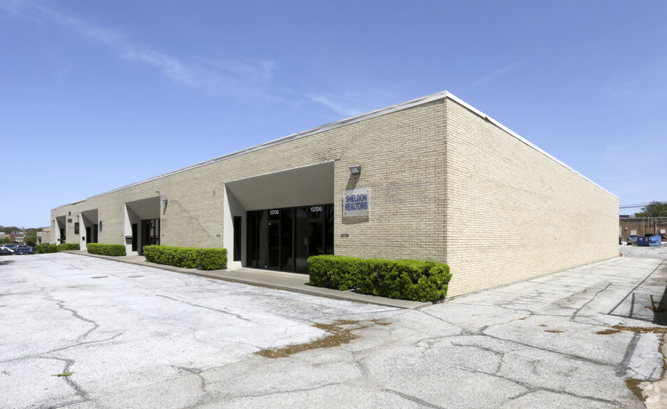 13706-13720 Neutron Rd, Dallas, TX for lease - Primary Photo - Image 1 of 9