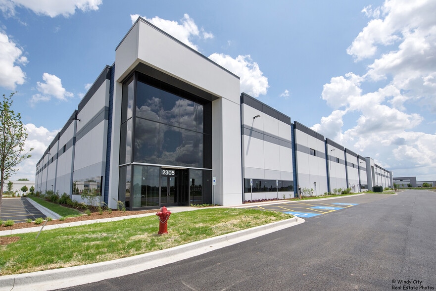 SEC Kenyon Road and IL RT. 25, Bartlett, IL for lease - Building Photo - Image 1 of 25