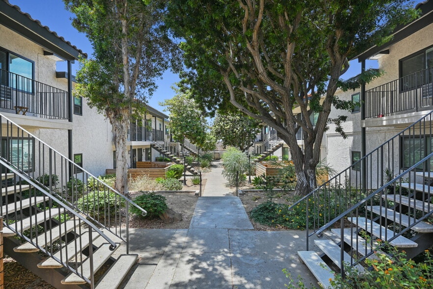 628 W California Ave, Vista, CA for sale - Building Photo - Image 2 of 48