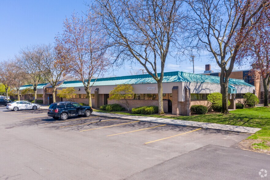 20270 Middlebelt Rd, Livonia, MI for lease - Primary Photo - Image 1 of 10