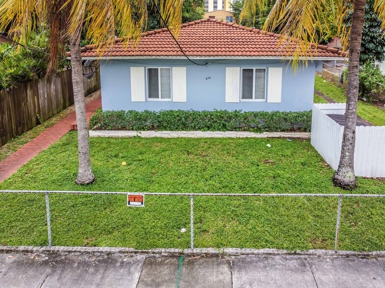 976 NW 6th St, Miami, FL for sale - Building Photo - Image 1 of 21