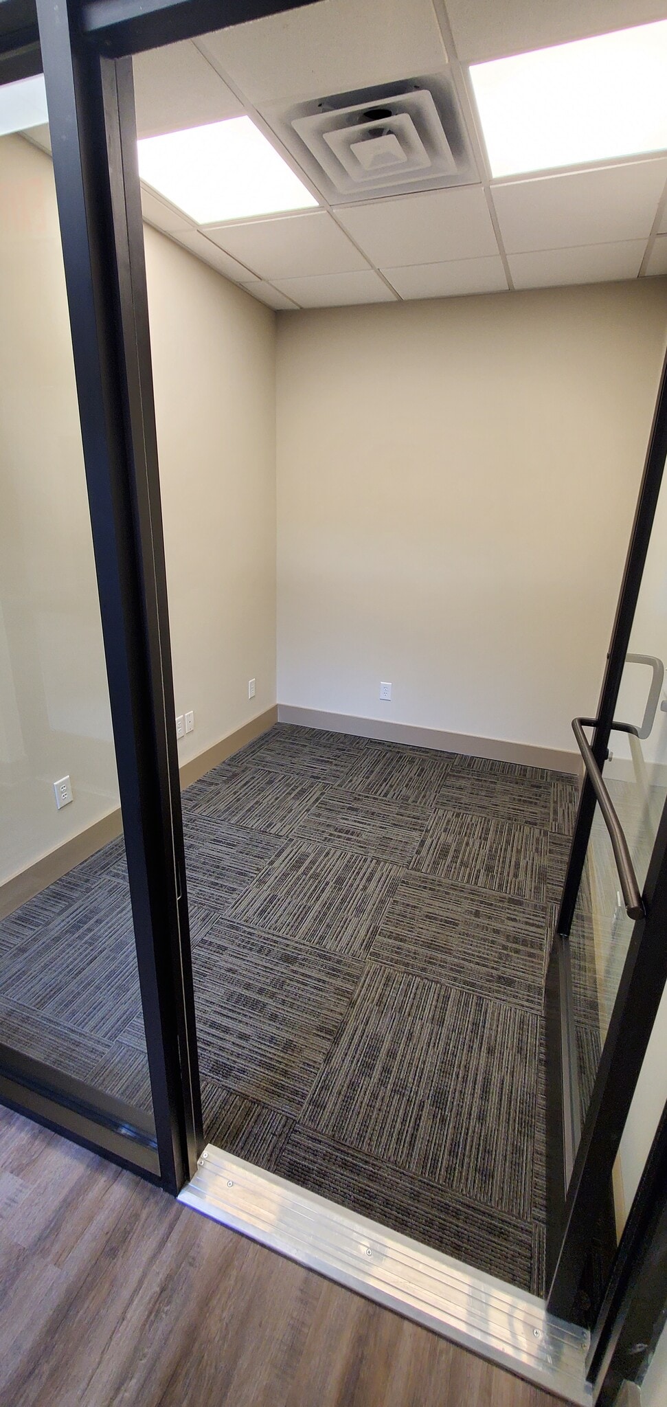 130 Cinema Dr, Hendersonville, TN for lease Interior Photo- Image 1 of 2