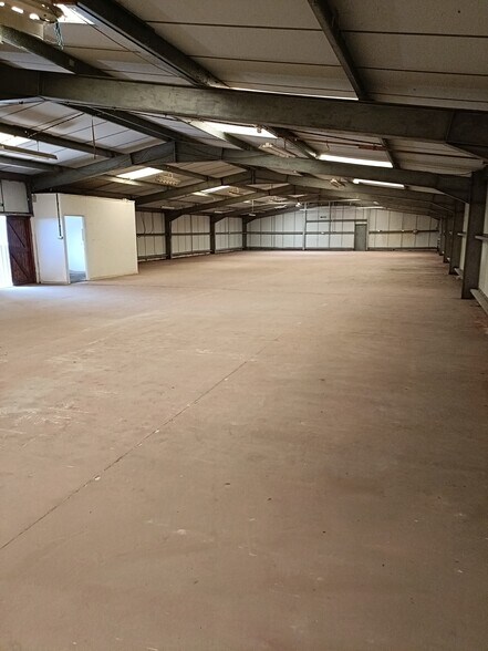 4 Western Side, Clawton for lease - Building Photo - Image 2 of 7