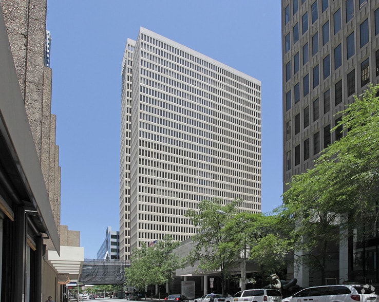 245 Peachtree Center Ave NE, Atlanta, GA for lease - Building Photo - Image 1 of 2