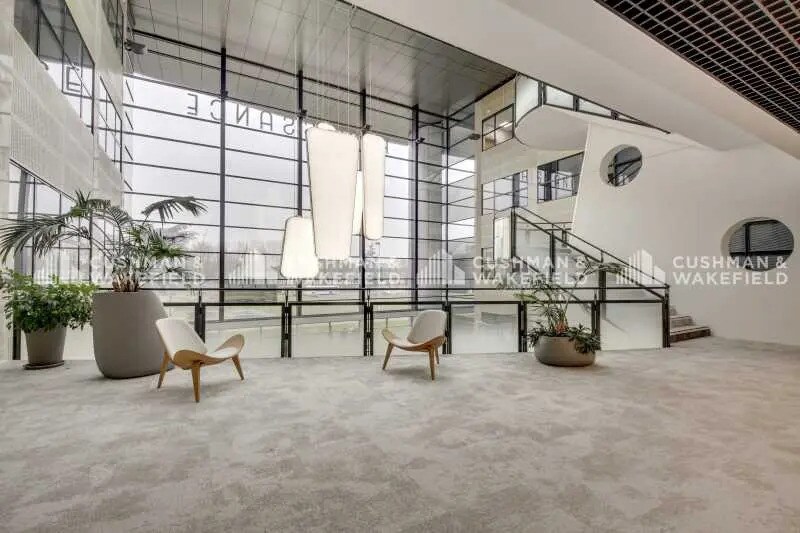 3 Rond Point Des Saules, Guyancourt for lease - Lobby - Image 3 of 12
