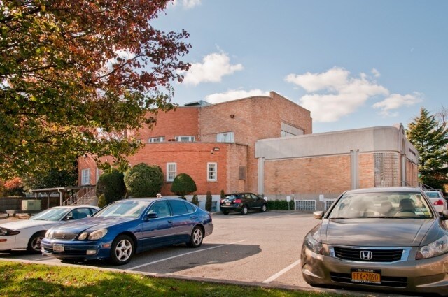 267 W Merrick Rd, Freeport, NY for sale - Primary Photo - Image 1 of 1