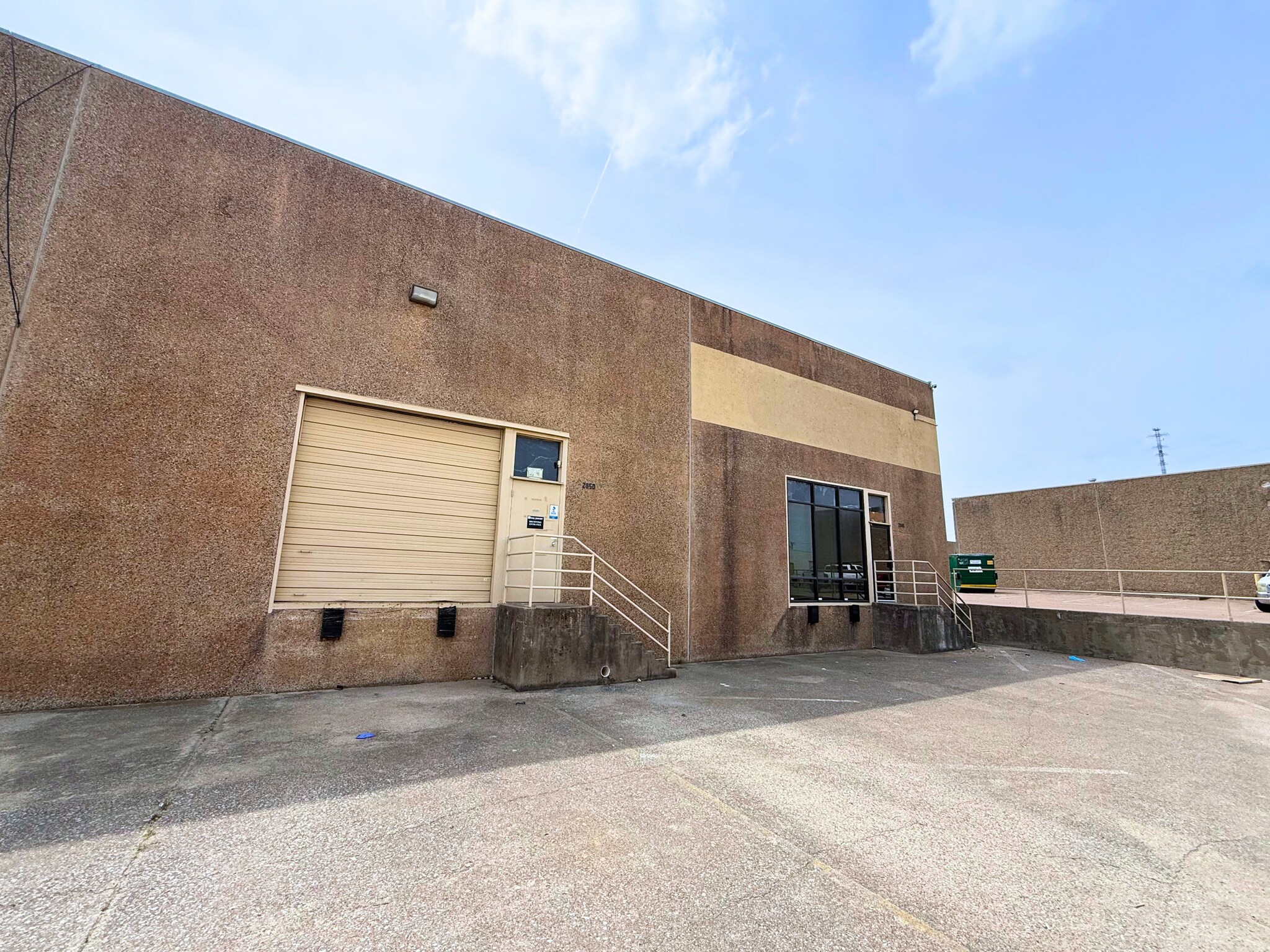 2702-2720 SE Loop 820, Fort Worth, TX for lease Building Photo- Image 1 of 7
