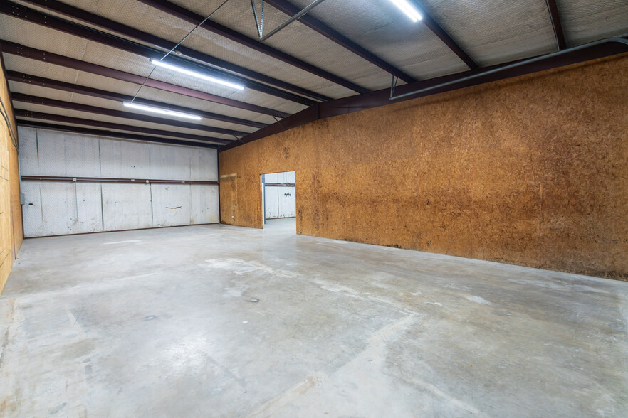 125 Ken Dr, Sherman, TX for lease - Building Photo - Image 2 of 7