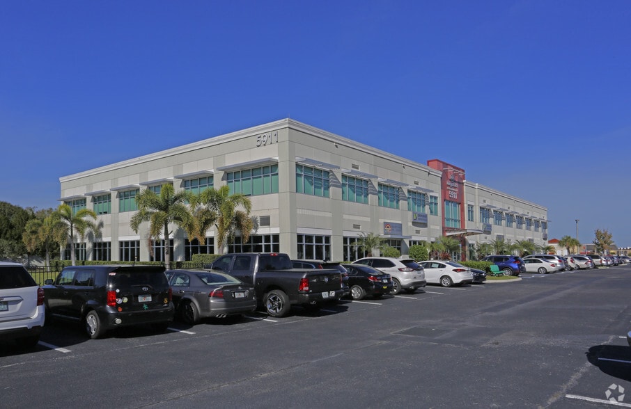 5911 N Honore Ave, Sarasota, FL, 34243 Office Space For Lease