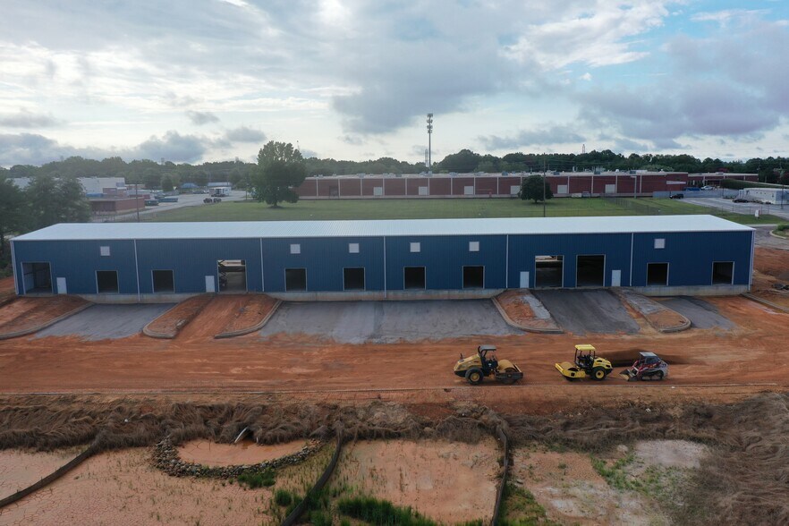 000 Osage Dr, Greenville, SC for lease - Building Photo - Image 3 of 7