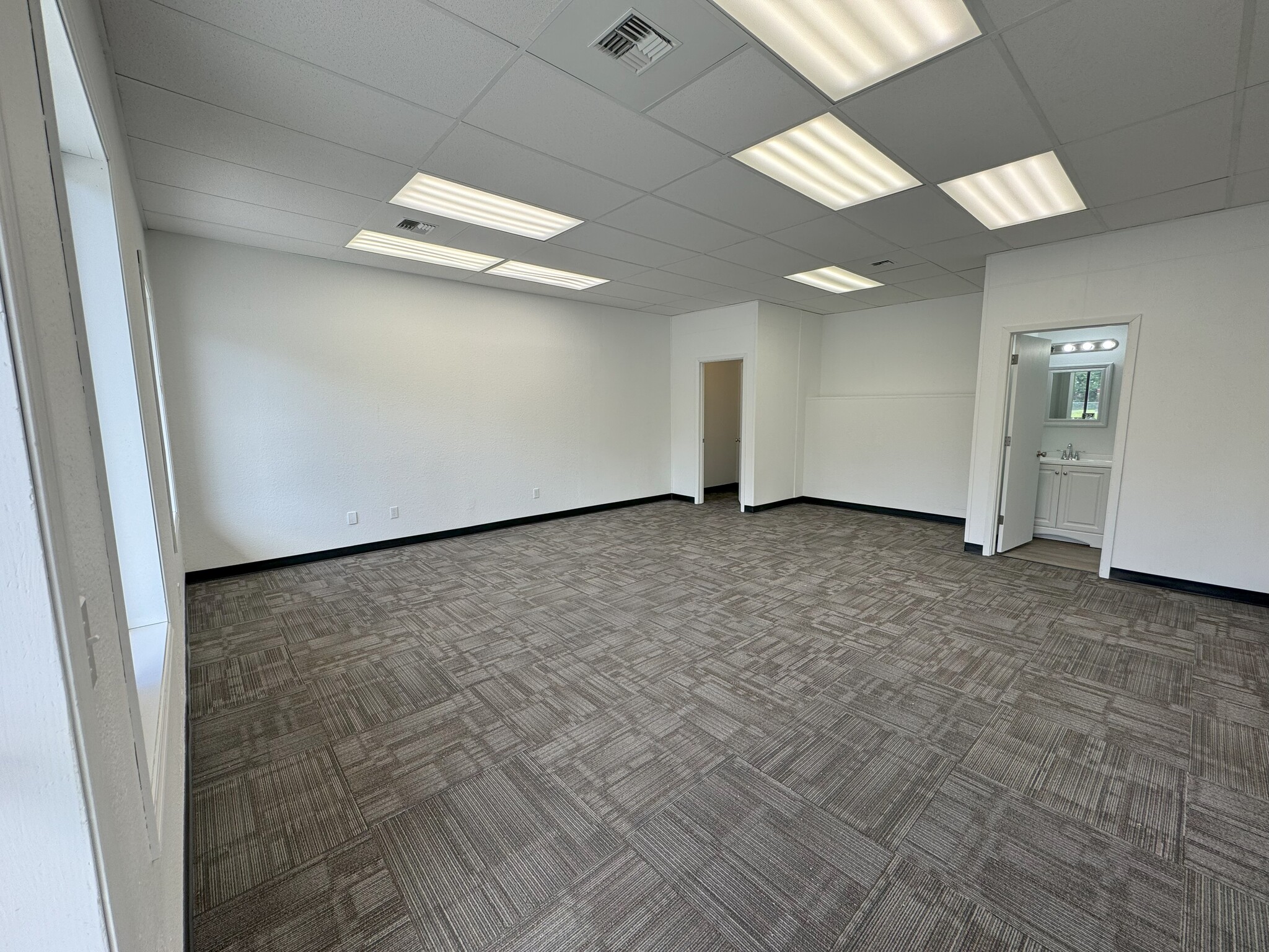 231 E Swanson Ave, Wasilla, AK for lease Interior Photo- Image 1 of 5