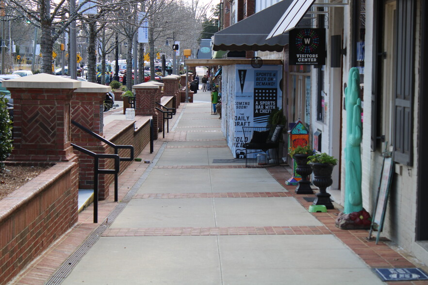 8590 S Main St, Woodstock, GA for sale - Building Photo - Image 3 of 14