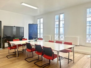 Office in Paris for lease Interior Photo- Image 1 of 8