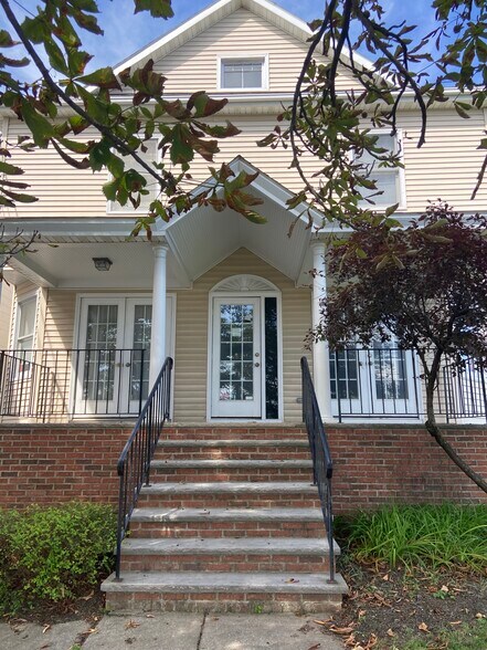 2207 Burnet Ave, Syracuse, NY for sale - Building Photo - Image 1 of 1