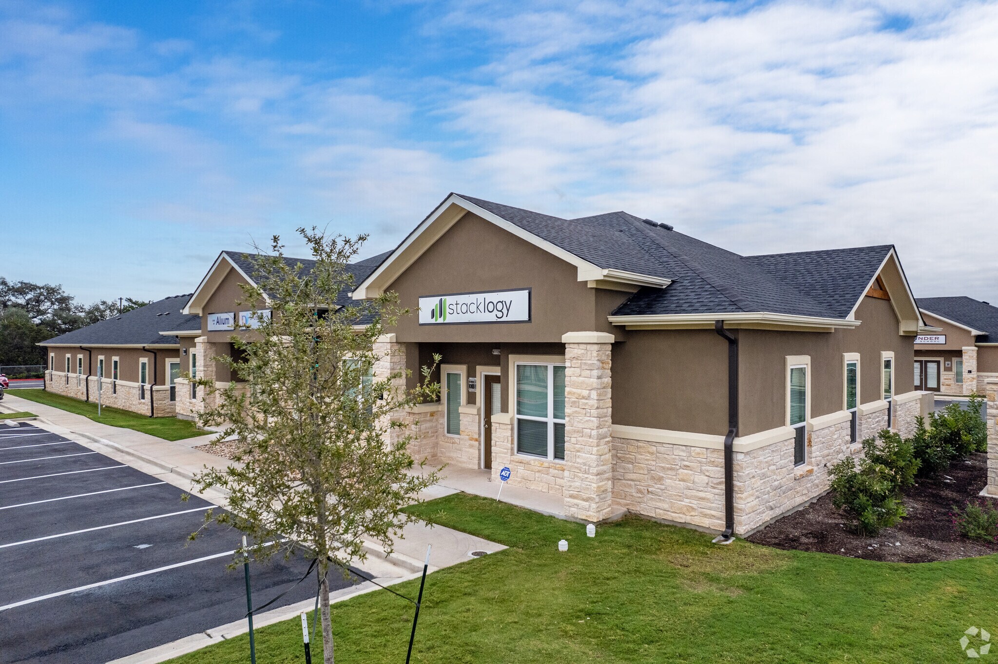 1640 Highland Falls Dr, Leander, TX for sale Primary Photo- Image 1 of 1