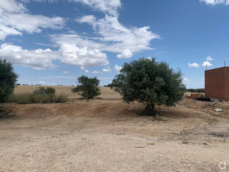 Avenida Aristóteles, s/n, Cobisa, Toledo for sale - Building Photo - Image 2 of 4