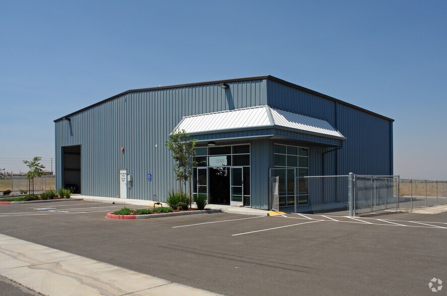 Industrial in Rancho Cordova, CA for sale - Primary Photo - Image 1 of 1