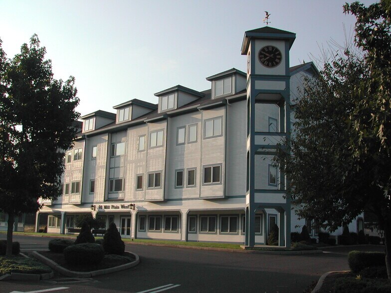 98 Mill Plain Rd, Danbury, CT 06811