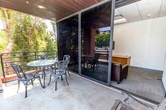 1015 N Hollywood Way, Burbank, CA for lease Interior Photo- Image 2 of 3
