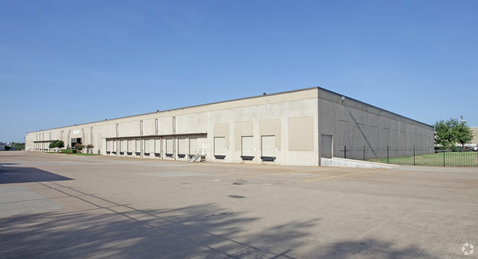 957 Heinz Way, Grand Prairie, TX for sale - Building Photo - Image 1 of 1