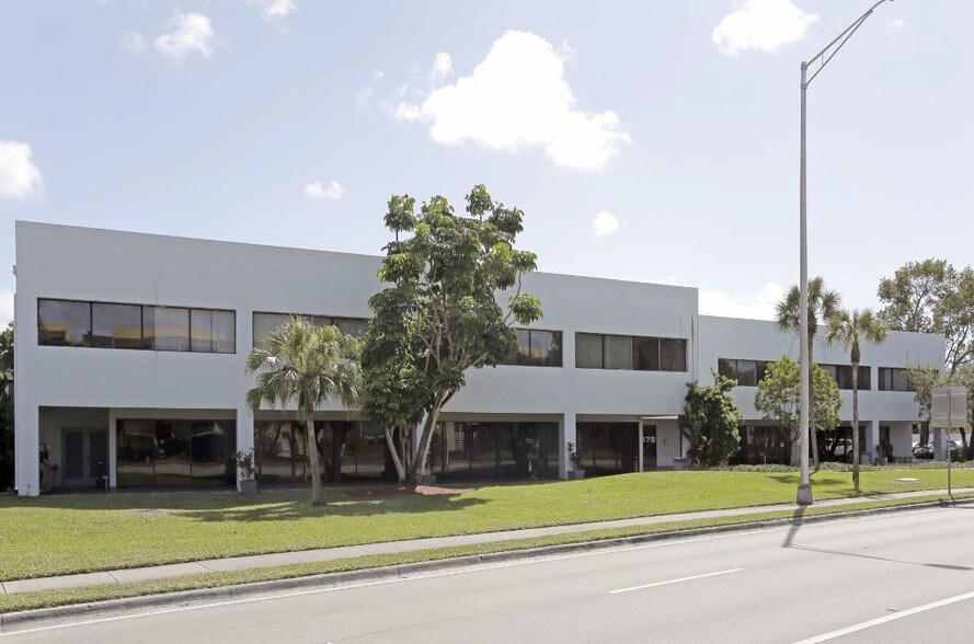 175 Fontainebleau Blvd, Miami, FL for lease - Primary Photo - Image 1 of 28