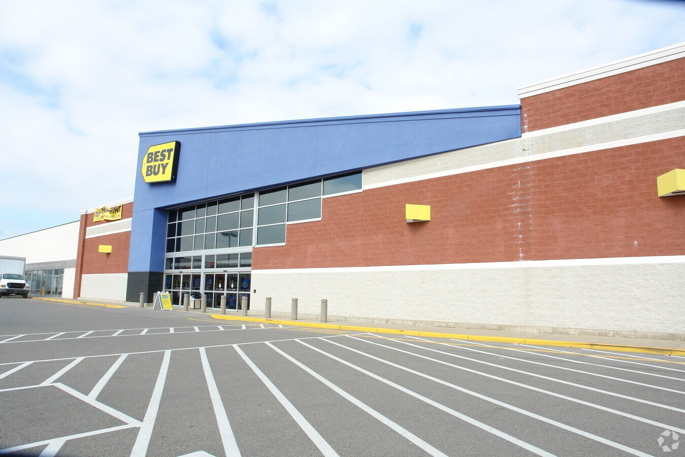 1000 Cranberry Square Dr, Cranberry Township, PA 16066 Property