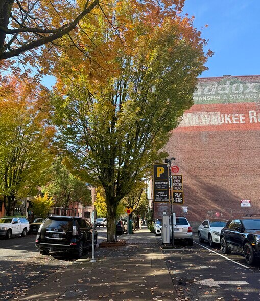 1231 NW Hoyt St, Portland, OR for lease - Other - Image 3 of 36