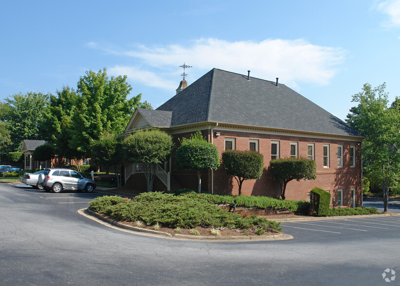 8735 Dunwoody Pl, Atlanta, GA for lease - Building Photo - Image 3 of 11