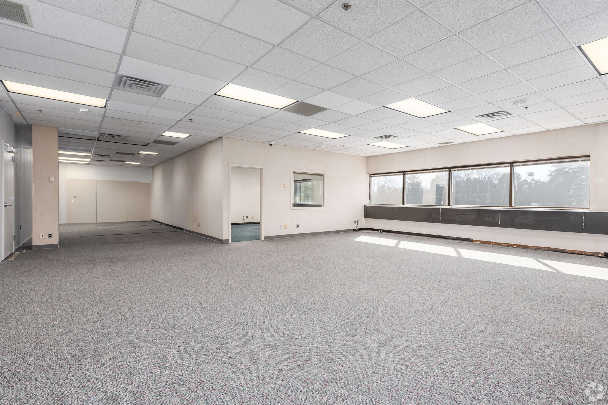 1000 Stewart Ave, Glen Burnie, MD for lease Interior Photo- Image 1 of 5