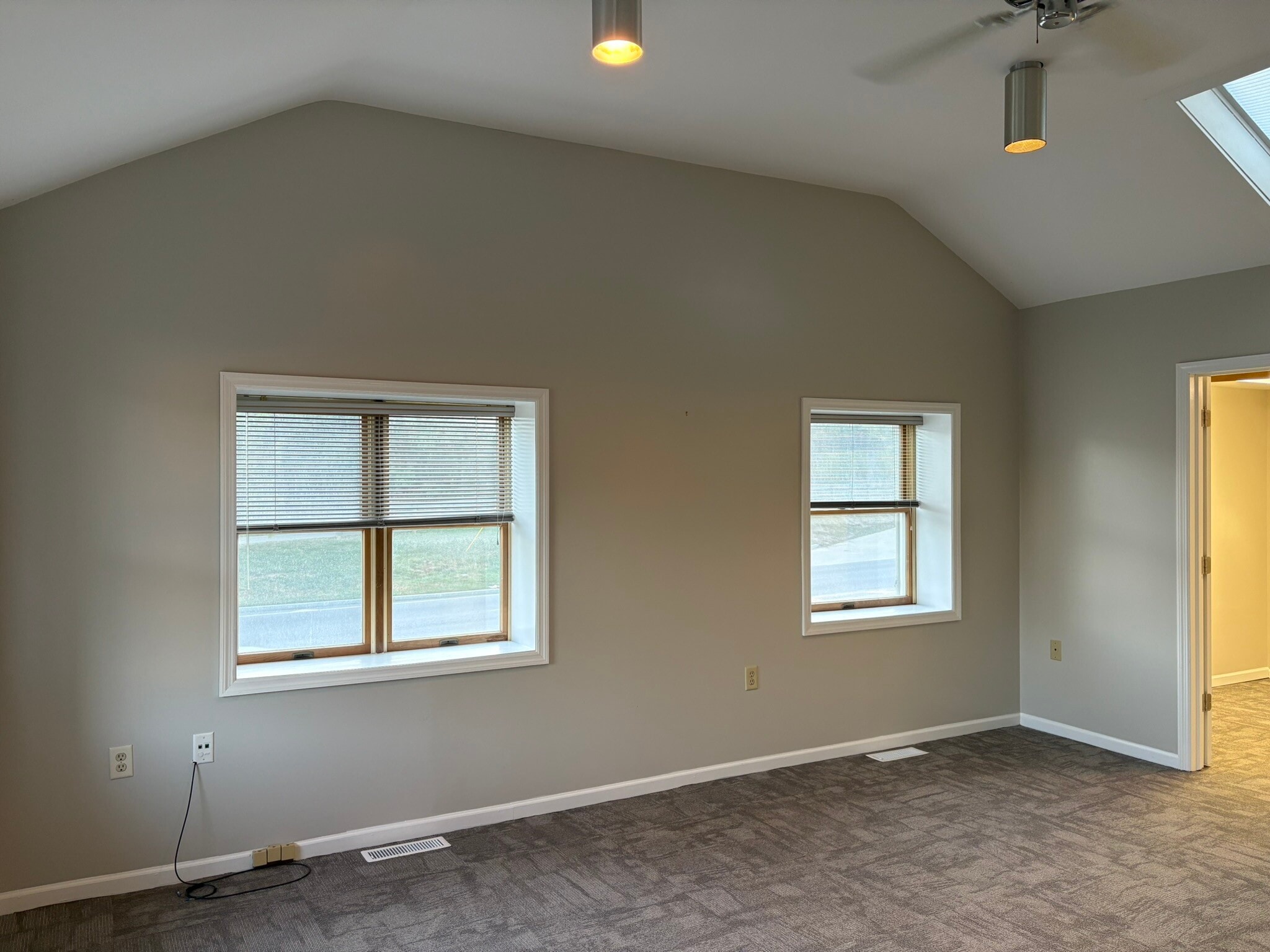 6371 Riverside Dr, Dublin, OH for lease Interior Photo- Image 1 of 4