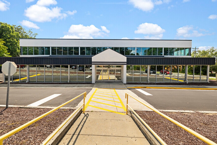 4020 N Roxboro St, Durham, NC for lease - Building Photo - Image 2 of 17