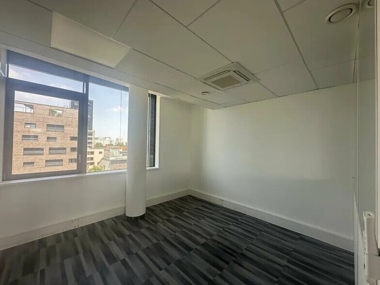 Office in Strasbourg for lease - Interior Photo - Image 3 of 5