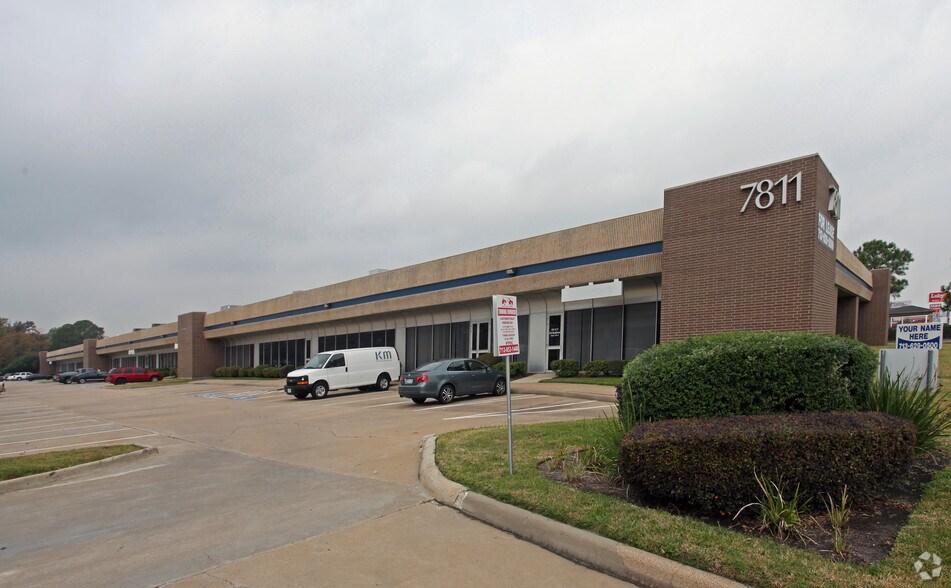 7811 N Shepherd Dr, Houston, TX 77088 Industrial for Lease
