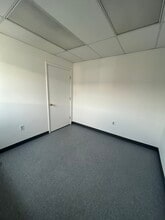 950 Ridge Rd, Claymont, DE for lease Interior Photo- Image 1 of 2