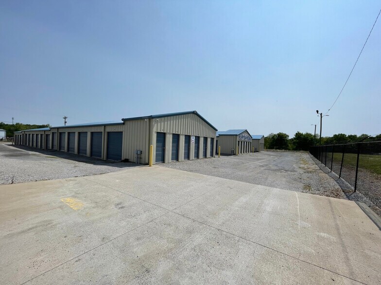 470 N Troy Ave, Stanford, KY for sale - Primary Photo - Image 1 of 1