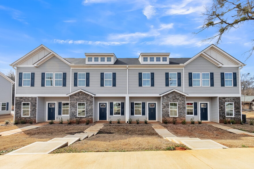 Pendleton Townhome Portfolio portfolio of 4 properties for sale on LoopNet.com - Building Photo - Image 3 of 26