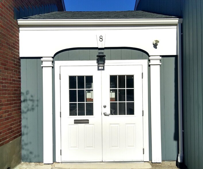 8 Prospect St, Ridgefield, CT 06877