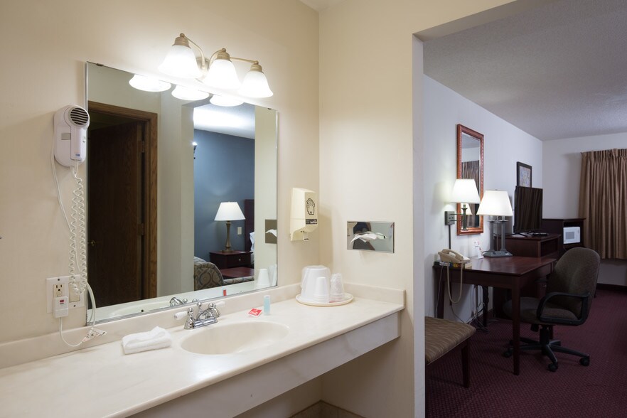 200 S Pine Ridge Ave, Merrill, WI for sale - Interior Photo - Image 1 of 1