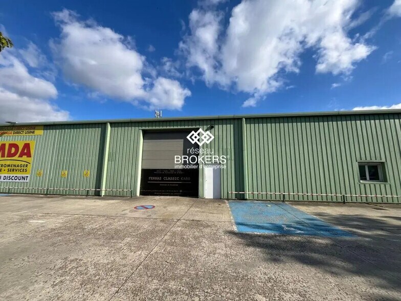Industrial in Magny-en-Vexin for lease - Building Photo - Image 1 of 4