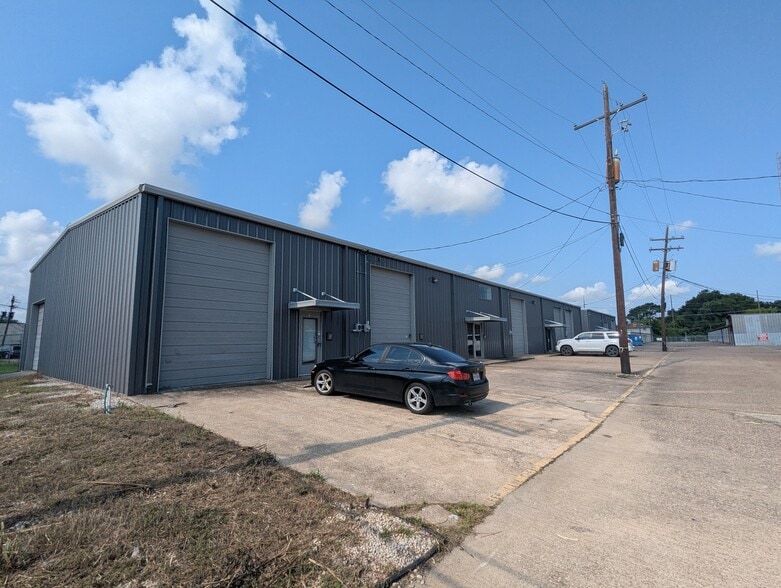 51-89 Sawyer St, Beaumont, TX for lease - Building Photo - Image 2 of 26