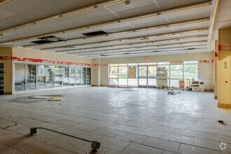 1 S Sutton Rd, Streamwood, IL for sale Interior Photo- Image 2 of 3