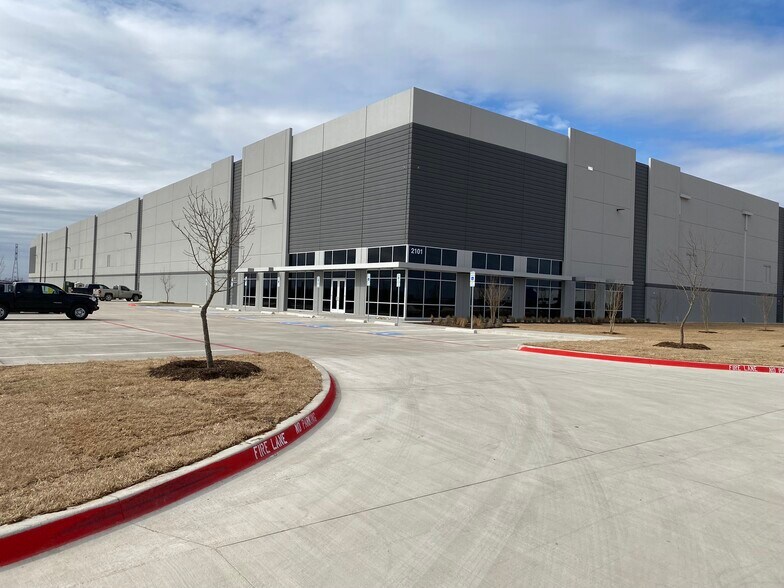 2101 Millers Ferry Road, Wilmer, TX 75172