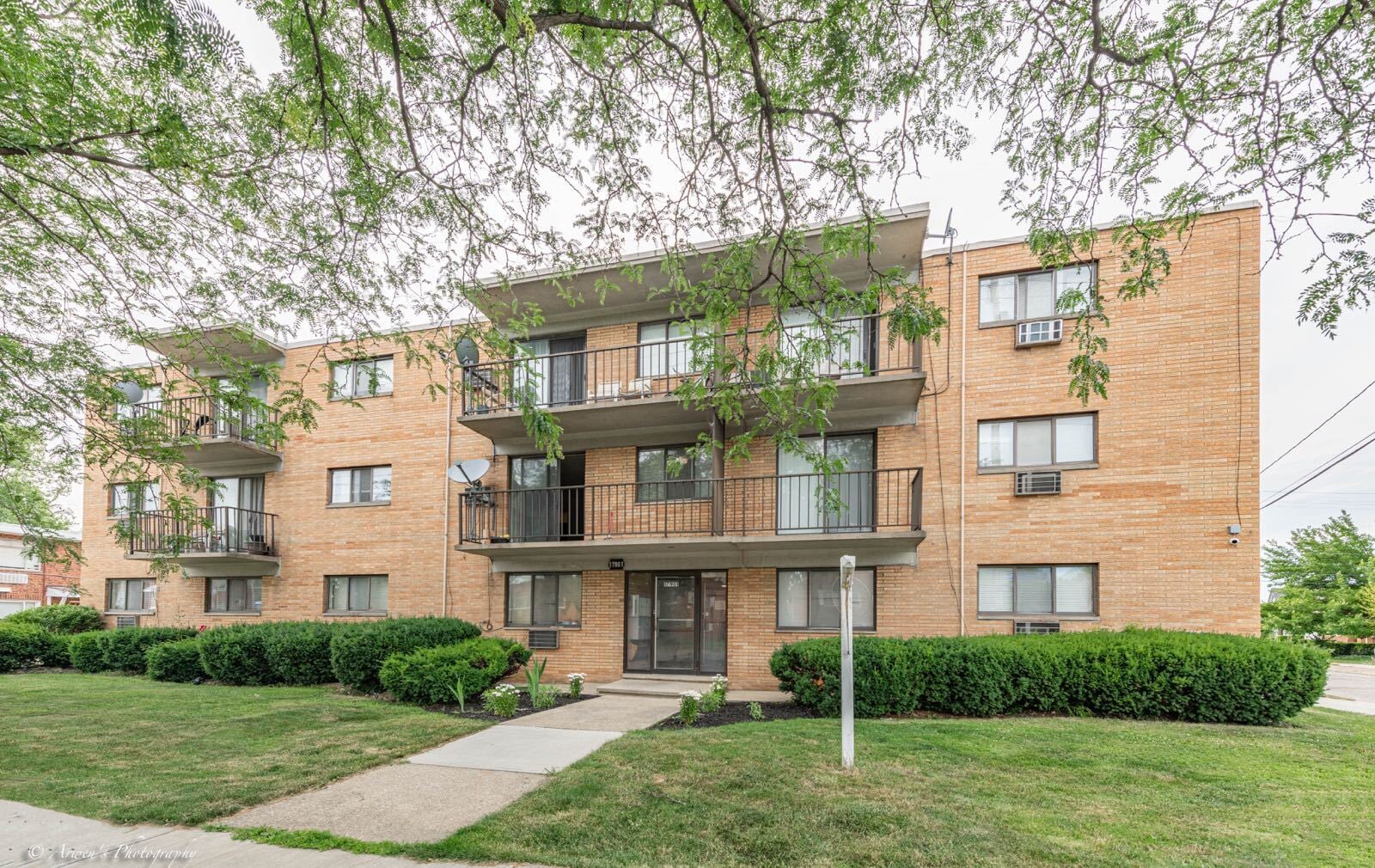 17901 Lake Shore Blvd, Cleveland, OH for sale Building Photo- Image 1 of 41